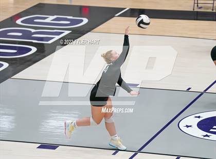 Thumbnail 3 in Benton Central vs. Floyd Central (Bulldog Challenge) photogallery.