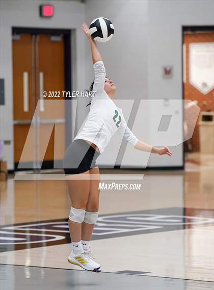 Thumbnail 1 in Benton Central vs. Floyd Central (Bulldog Challenge) photogallery.