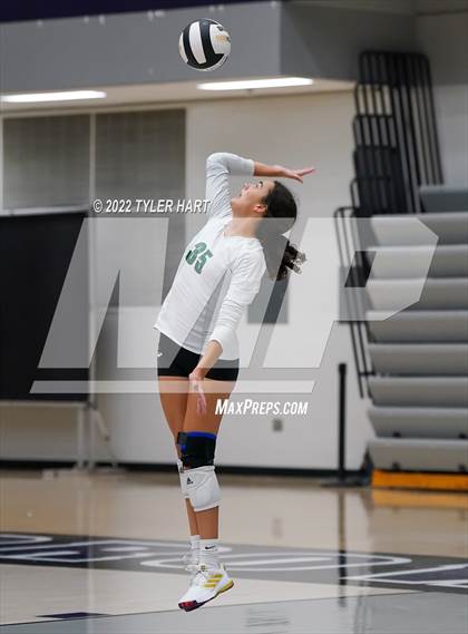 Thumbnail 1 in Benton Central vs. Floyd Central (Bulldog Challenge) photogallery.