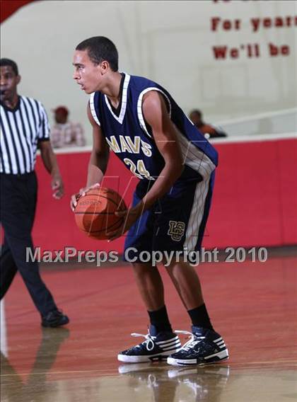 Thumbnail 2 in Los Osos vs. La Costa Canyon (MaxPreps Holiday Classic American Final) photogallery.