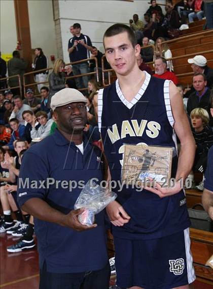 Thumbnail 2 in Los Osos vs. La Costa Canyon (MaxPreps Holiday Classic American Final) photogallery.