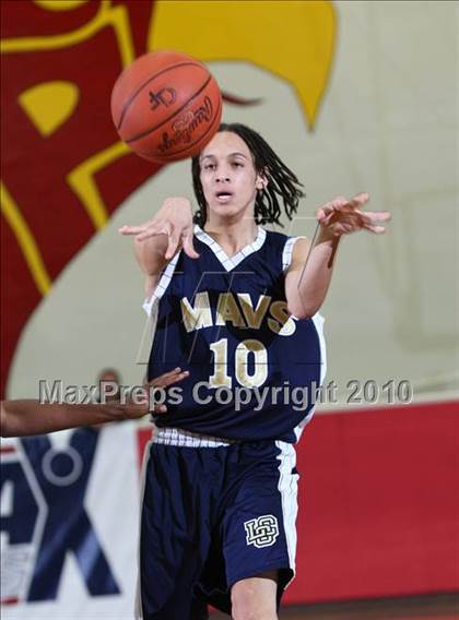 Thumbnail 1 in Los Osos vs. La Costa Canyon (MaxPreps Holiday Classic American Final) photogallery.