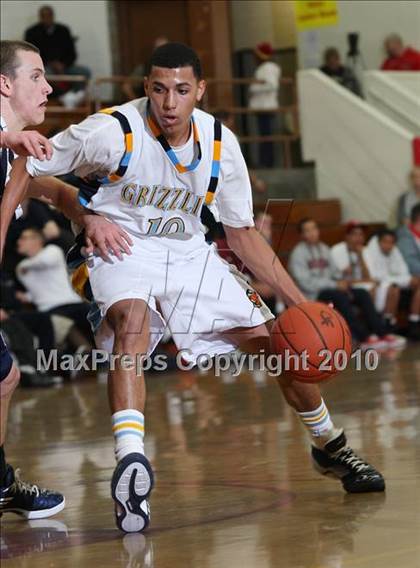 Thumbnail 3 in Los Osos vs. La Costa Canyon (MaxPreps Holiday Classic American Final) photogallery.