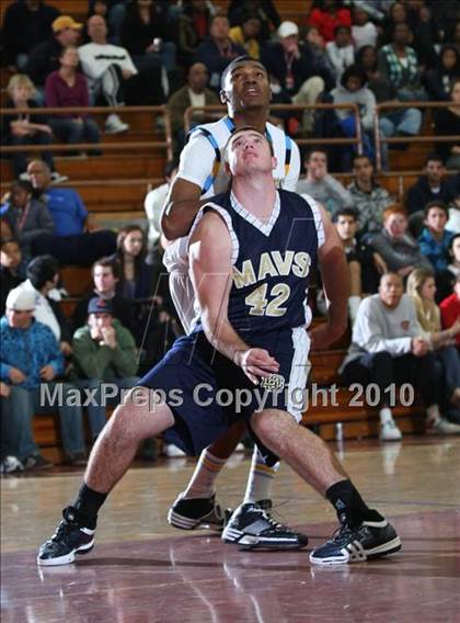 Thumbnail 2 in Los Osos vs. La Costa Canyon (MaxPreps Holiday Classic American Final) photogallery.