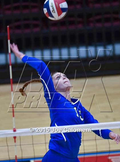 Thumbnail 3 in Johnson [Claudia Taylor] vs MacArthur [Douglas] (NEISD Tournament) photogallery.