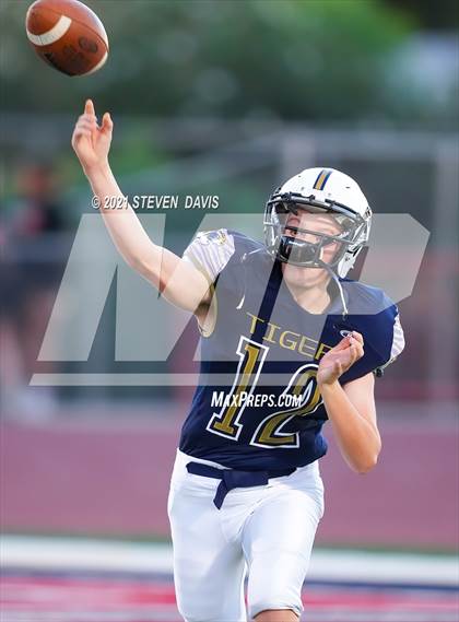 Thumbnail 3 in Williams vs. St. David (AIA 1A Semifinal) photogallery.