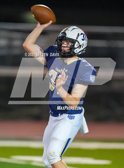 Thumbnail 2 in Williams vs. St. David (AIA 1A Semifinal) photogallery.