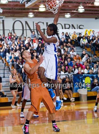 Thumbnail 3 in Dobie vs. Dickinson (McDonald's Texas Invitational) photogallery.