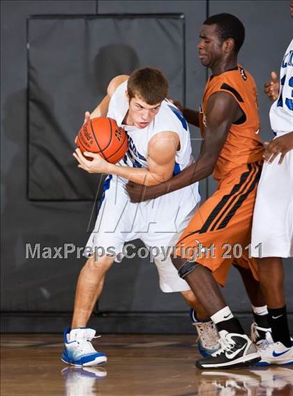 Thumbnail 1 in Dobie vs. Dickinson (McDonald's Texas Invitational) photogallery.