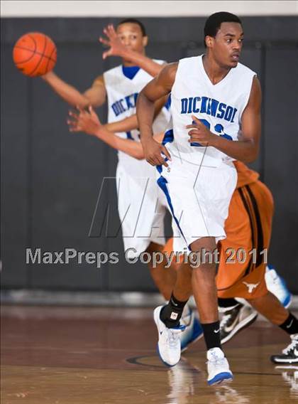 Thumbnail 1 in Dobie vs. Dickinson (McDonald's Texas Invitational) photogallery.