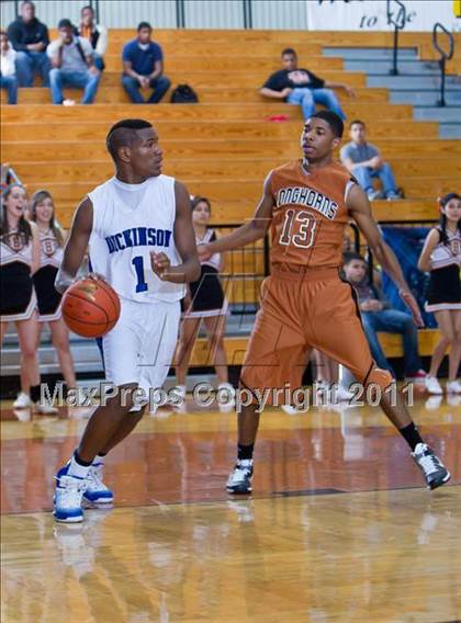 Thumbnail 2 in Dobie vs. Dickinson (McDonald's Texas Invitational) photogallery.