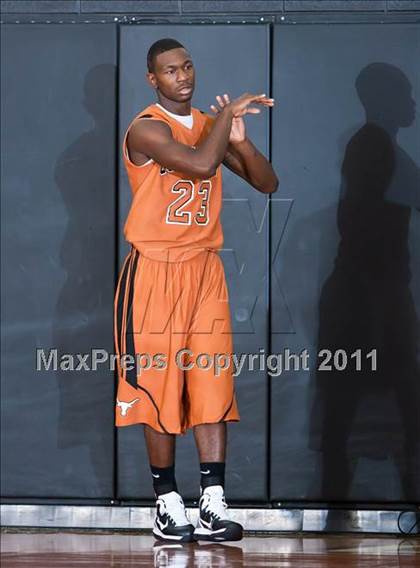 Thumbnail 3 in Dobie vs. Dickinson (McDonald's Texas Invitational) photogallery.
