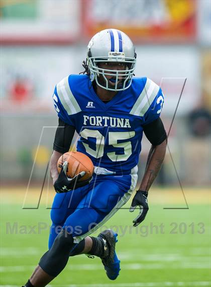 Thumbnail 2 in Fortuna vs. Saint Mary's (CIF NCS D4 Final) photogallery.