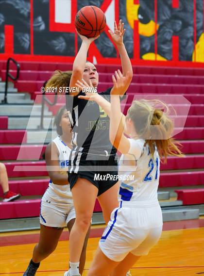 Thumbnail 1 in Apache Junction vs. Westview (Lady Blackhawks Invitational) photogallery.