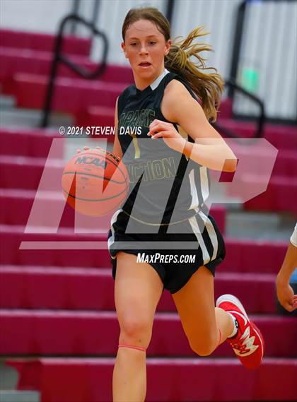 Thumbnail 1 in Apache Junction vs. Westview (Lady Blackhawks Invitational) photogallery.