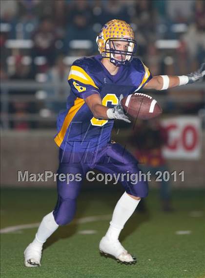 Thumbnail 3 in Escalon vs. Calaveras (CIF SJS D4 Final) photogallery.