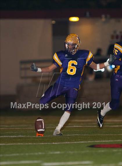 Thumbnail 3 in Escalon vs. Calaveras (CIF SJS D4 Final) photogallery.