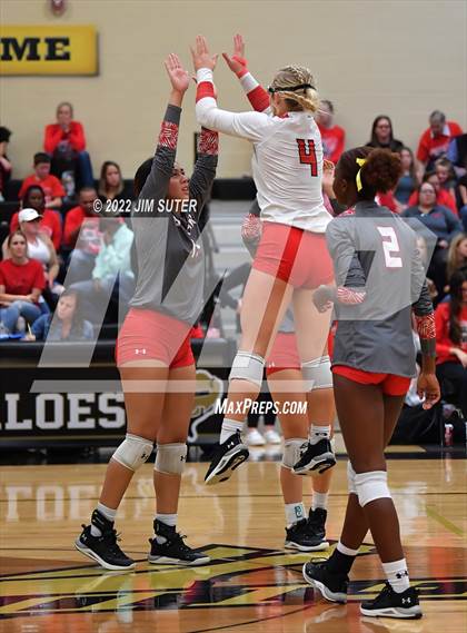 Thumbnail 2 in Burton vs Holland (UIL 2A Region 4 BI-District Playoff) photogallery.