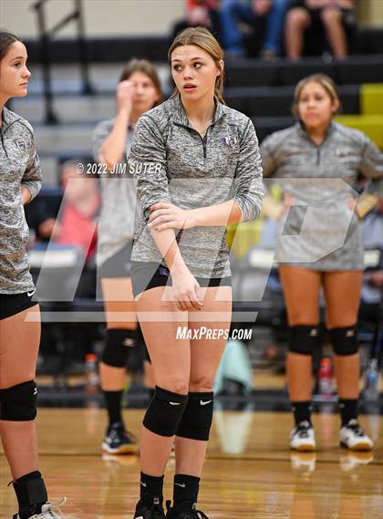 Thumbnail 2 in Burton vs Holland (UIL 2A Region 4 BI-District Playoff) photogallery.