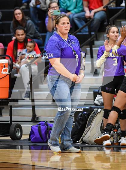 Thumbnail 1 in Burton vs Holland (UIL 2A Region 4 BI-District Playoff) photogallery.