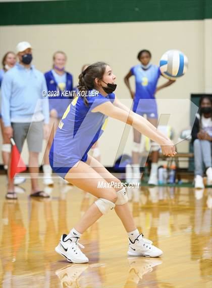 Thumbnail 2 in Marian vs. Stoney Creek (Notre Dame Prep) photogallery.