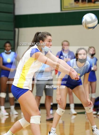 Thumbnail 2 in Marian vs. Stoney Creek (Notre Dame Prep) photogallery.