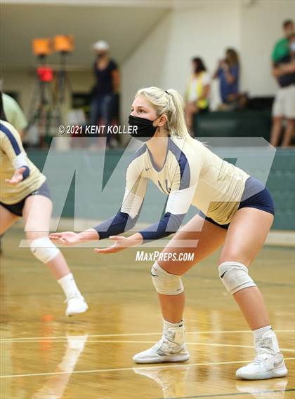 Thumbnail 3 in Marian vs. Stoney Creek (Notre Dame Prep) photogallery.
