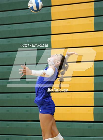 Thumbnail 3 in Marian vs. Stoney Creek (Notre Dame Prep) photogallery.