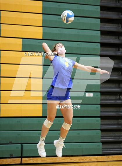 Thumbnail 3 in Marian vs. Stoney Creek (Notre Dame Prep) photogallery.