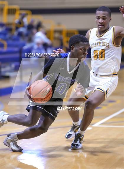 Thumbnail 1 in Bridgehampton vs Smithtown Christian (NYSPHSAA Section 11 Class D Final) photogallery.