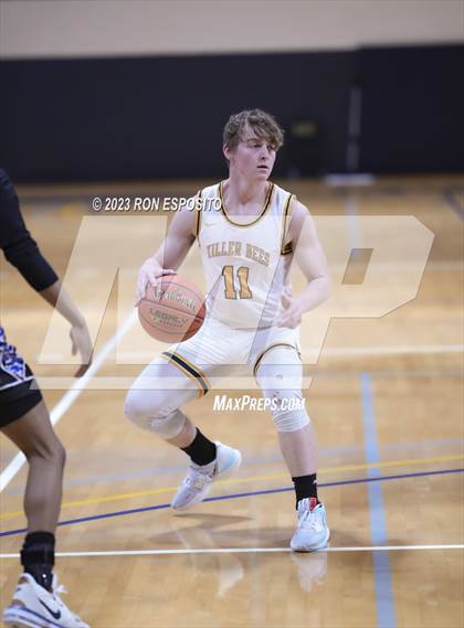 Thumbnail 2 in Bridgehampton vs Smithtown Christian (NYSPHSAA Section 11 Class D Final) photogallery.