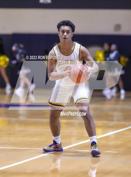 Thumbnail 2 in Bridgehampton vs Smithtown Christian (NYSPHSAA Section 11 Class D Final) photogallery.