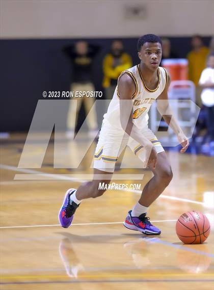 Thumbnail 3 in Bridgehampton vs Smithtown Christian (NYSPHSAA Section 11 Class D Final) photogallery.