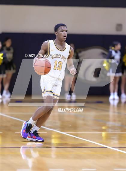 Thumbnail 3 in Bridgehampton vs Smithtown Christian (NYSPHSAA Section 11 Class D Final) photogallery.