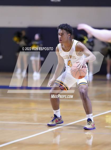 Thumbnail 1 in Bridgehampton vs Smithtown Christian (NYSPHSAA Section 11 Class D Final) photogallery.