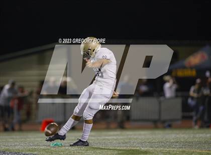 Thumbnail 2 in Notre Dame (SO) @ JSerra Catholic photogallery.