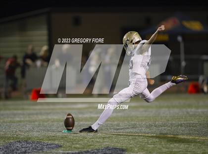 Thumbnail 3 in Notre Dame (SO) @ JSerra Catholic photogallery.