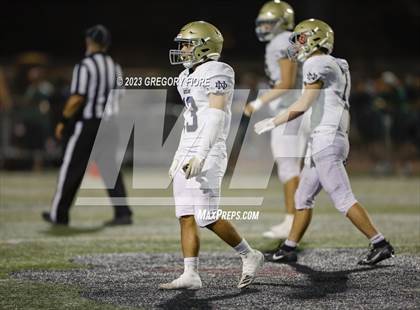 Thumbnail 3 in Notre Dame (SO) @ JSerra Catholic photogallery.