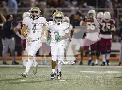 Thumbnail 2 in Notre Dame (SO) @ JSerra Catholic photogallery.