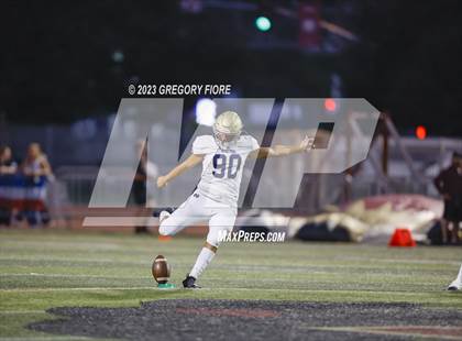 Thumbnail 2 in Notre Dame (SO) @ JSerra Catholic photogallery.