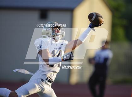 Thumbnail 3 in Notre Dame (SO) @ JSerra Catholic photogallery.