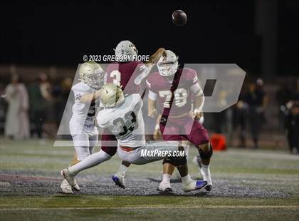 Thumbnail 2 in Notre Dame (SO) @ JSerra Catholic photogallery.