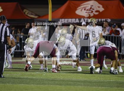 Thumbnail 2 in Notre Dame (SO) @ JSerra Catholic photogallery.