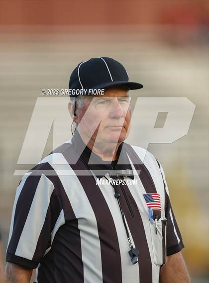Thumbnail 3 in Notre Dame (SO) @ JSerra Catholic photogallery.