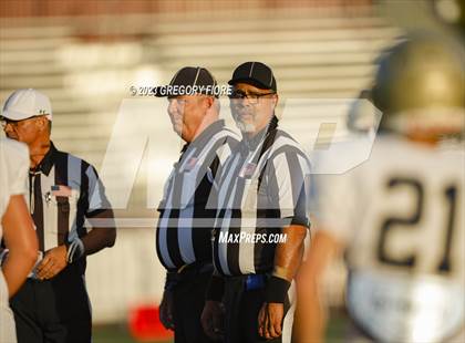 Thumbnail 3 in Notre Dame (SO) @ JSerra Catholic photogallery.