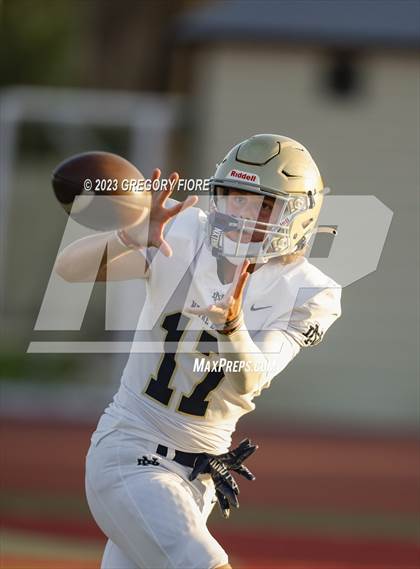 Thumbnail 1 in Notre Dame (SO) @ JSerra Catholic photogallery.