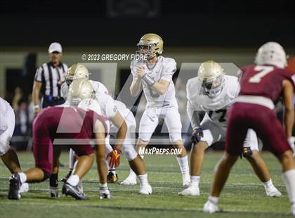 Thumbnail 1 in Notre Dame (SO) @ JSerra Catholic photogallery.