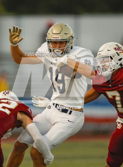 Thumbnail 3 in Notre Dame (SO) @ JSerra Catholic photogallery.