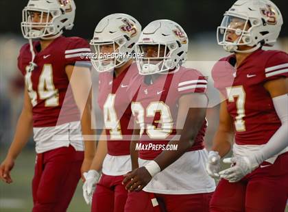 Thumbnail 2 in Notre Dame (SO) @ JSerra Catholic photogallery.