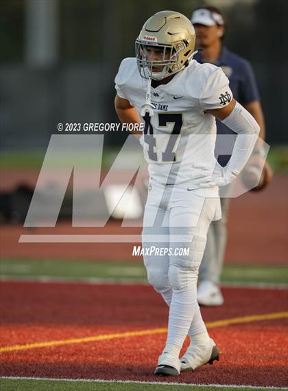Thumbnail 2 in Notre Dame (SO) @ JSerra Catholic photogallery.